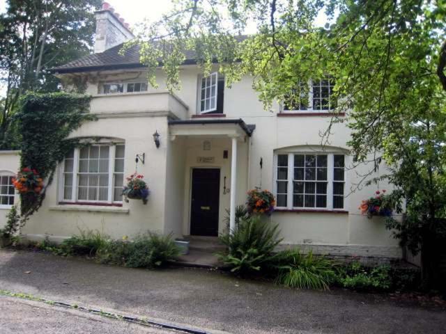 Bluebell House Hotel Уиндзор Екстериор снимка