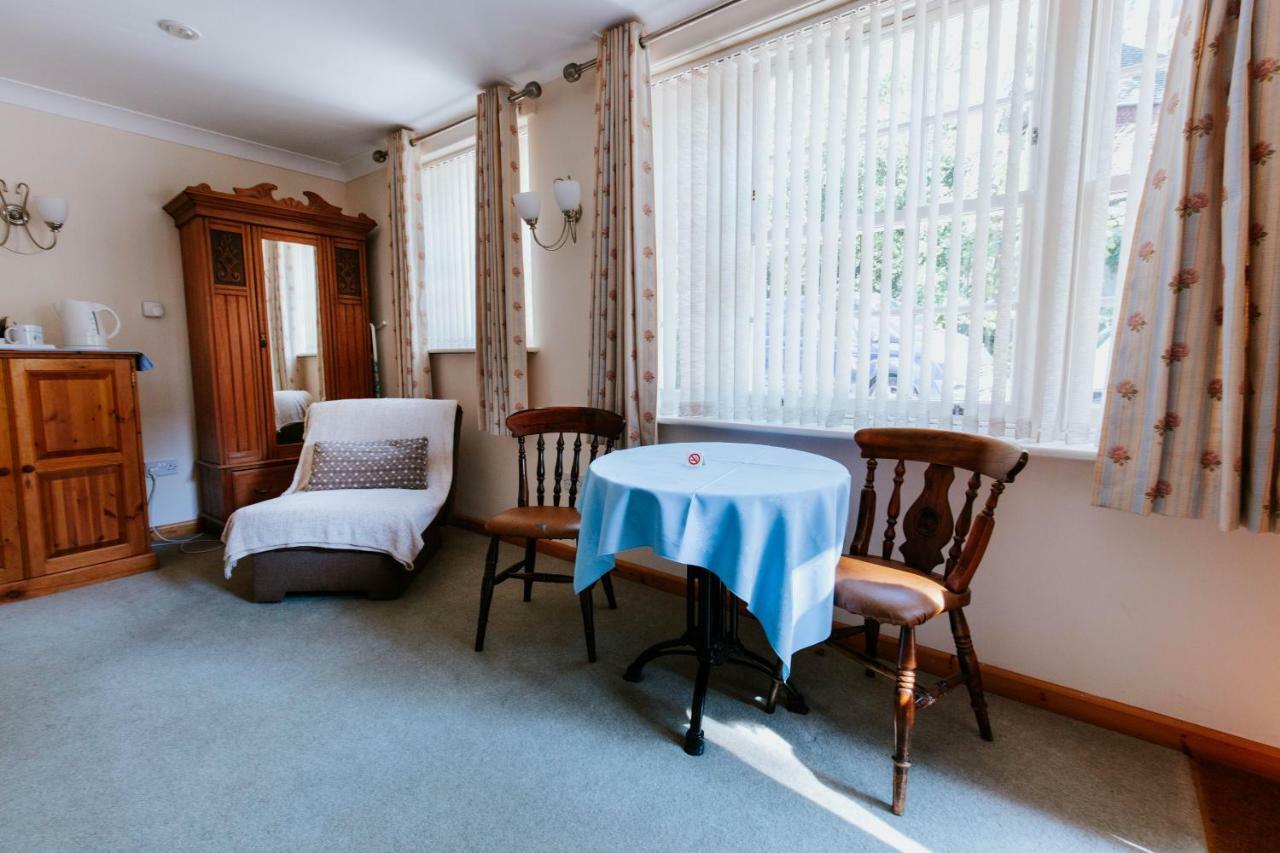 Bluebell House Hotel Уиндзор Екстериор снимка