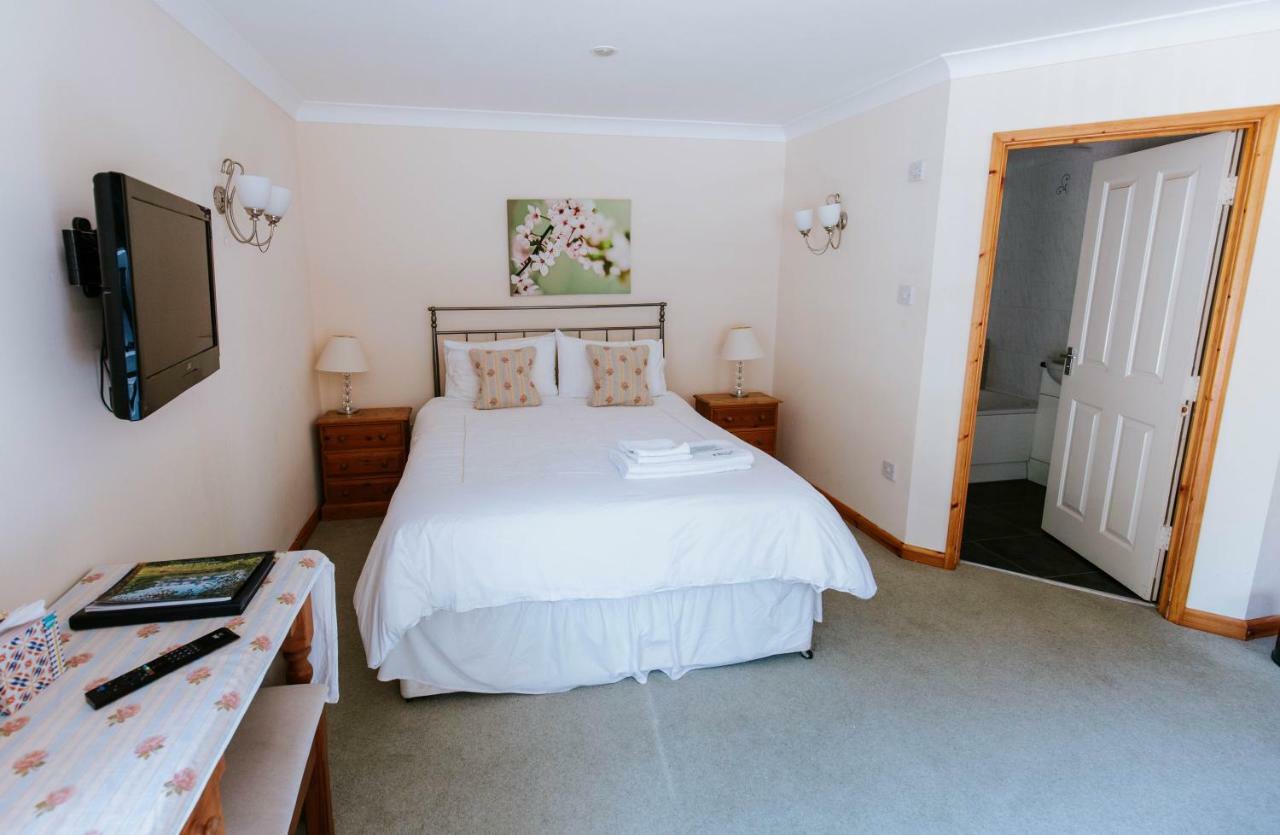Bluebell House Hotel Уиндзор Екстериор снимка