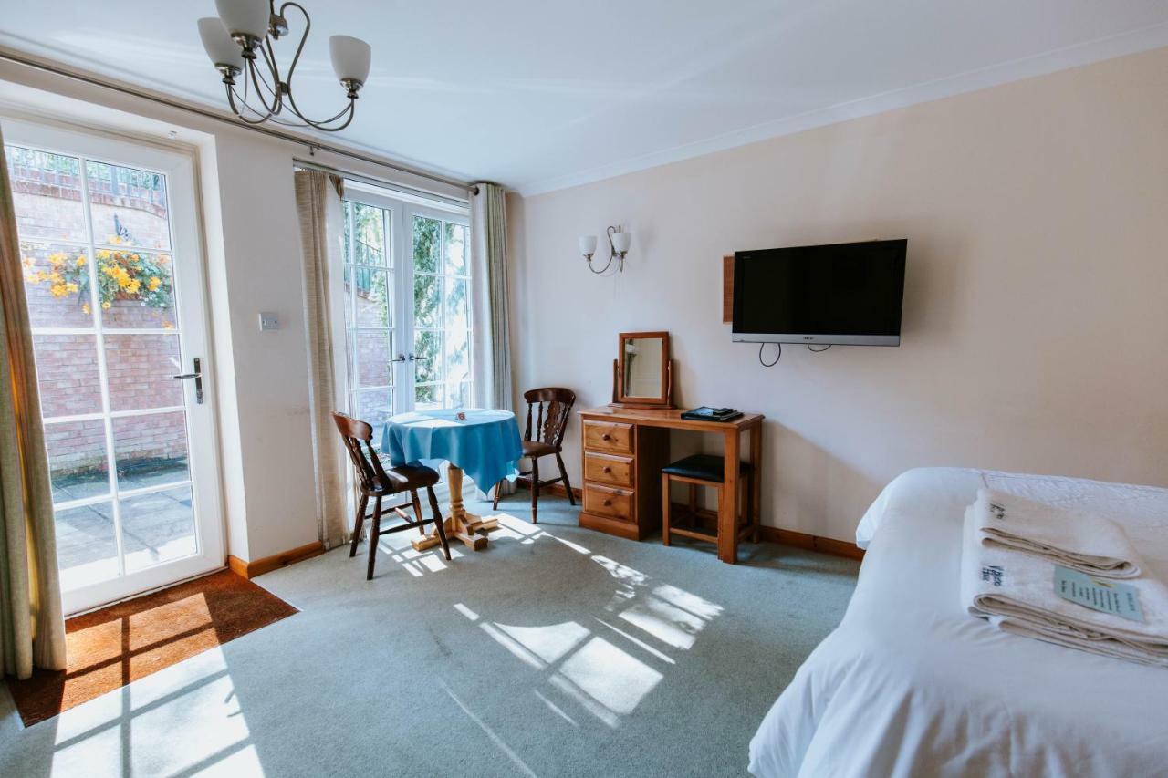Bluebell House Hotel Уиндзор Екстериор снимка