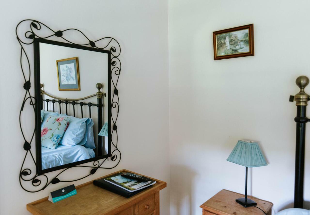 Bluebell House Hotel Уиндзор Екстериор снимка