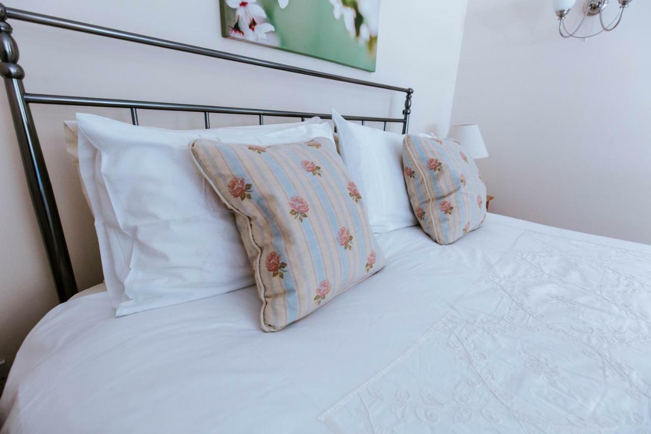 Bluebell House Hotel Уиндзор Екстериор снимка